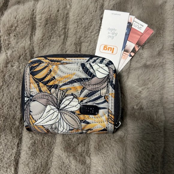 Lug Splits Wallet Lily Grey - Picture 1 of 5